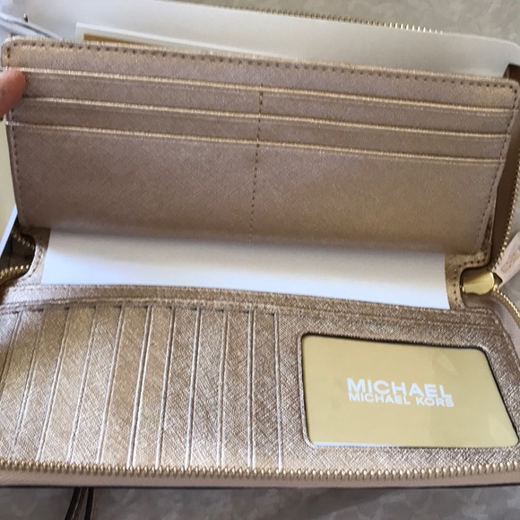 🔥SALE🔥 Michael Kors Jet Set Travel Wallet Gold - Picture 8 of 8